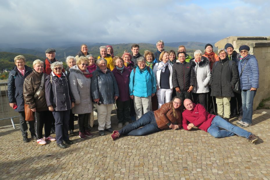 Jahresrückblick 2025 Gruppenbild des Eisler Chores auf dem Schloss Wernigerode